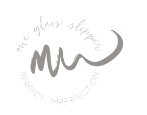 round logo|One Glass Slipper