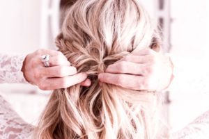super easy three step braid; step by step tutorial for the lisa braid; blonde hair; long blonde hair