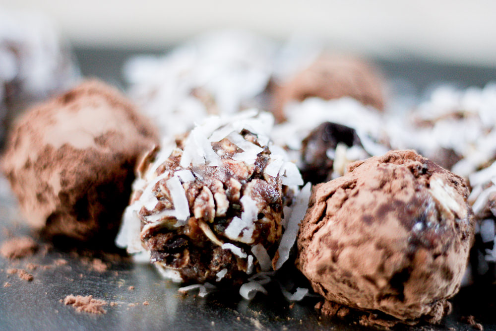 chocolate protein truffles | meg marie fitness | 12 week fitness plan | rolled oats, honey, protein powder, cocoa, dark chocolate, peanut butter, chia seeds, coconut