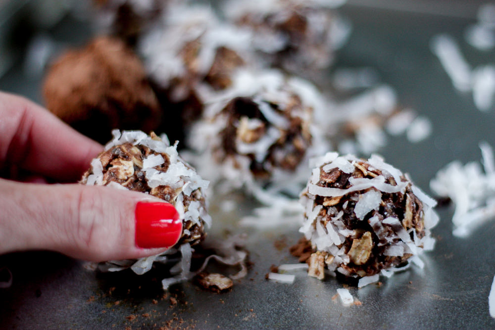chocolate protein truffles | meg marie fitness | 12 week fitness plan | rolled oats, honey, protein powder, cocoa, dark chocolate, peanut butter, chia seeds, coconut