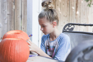 pumpkin carving party | meg marie wallace | 2017 | family | fall party